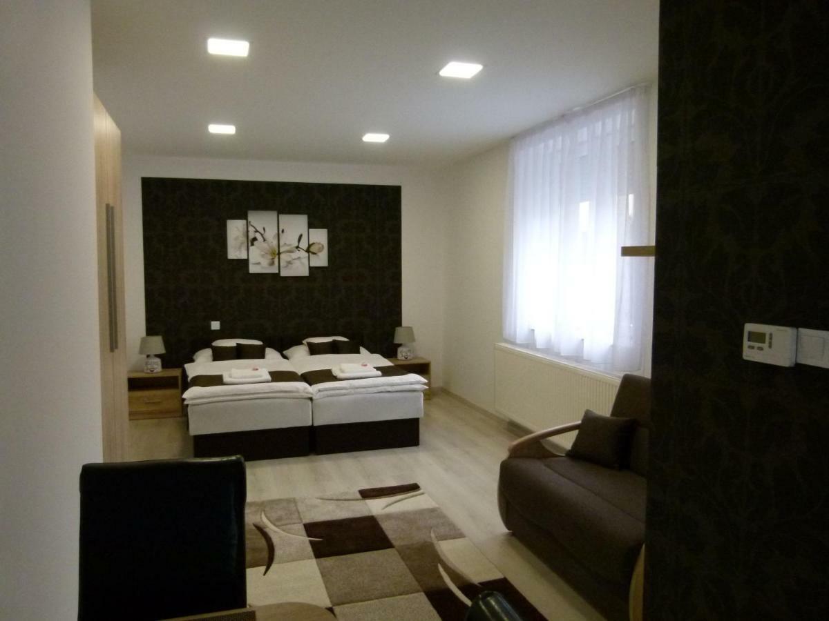 Wolf House Apartman Zalaegerszeg Eksteriør bilde