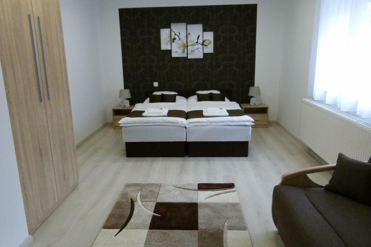 Wolf House Apartman Zalaegerszeg Eksteriør bilde