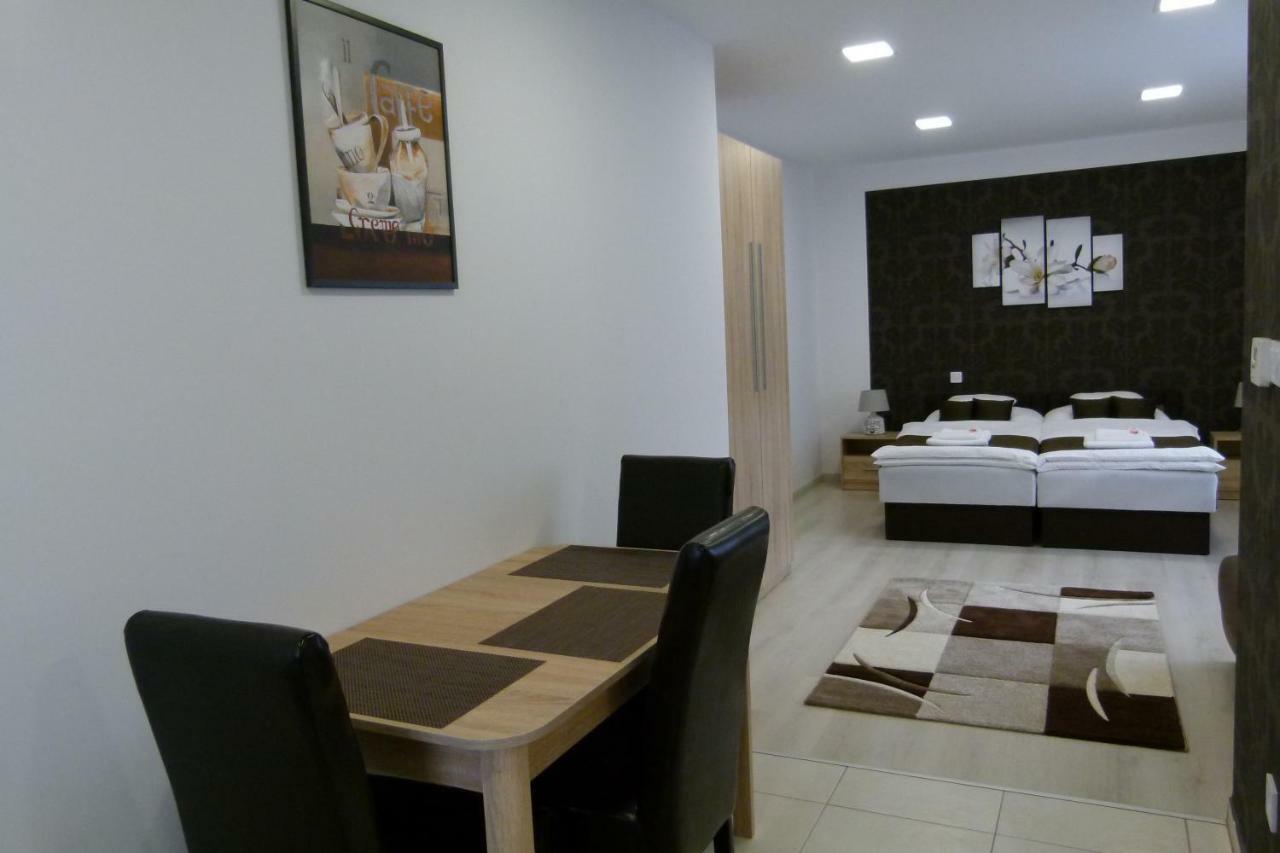 Wolf House Apartman Zalaegerszeg Eksteriør bilde